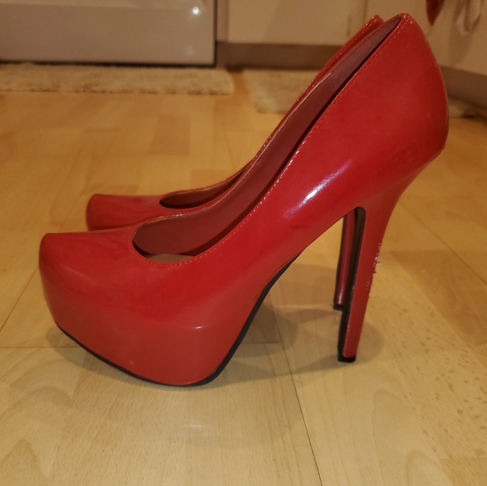 Chinese Laundry Red Patent Leather Pumps